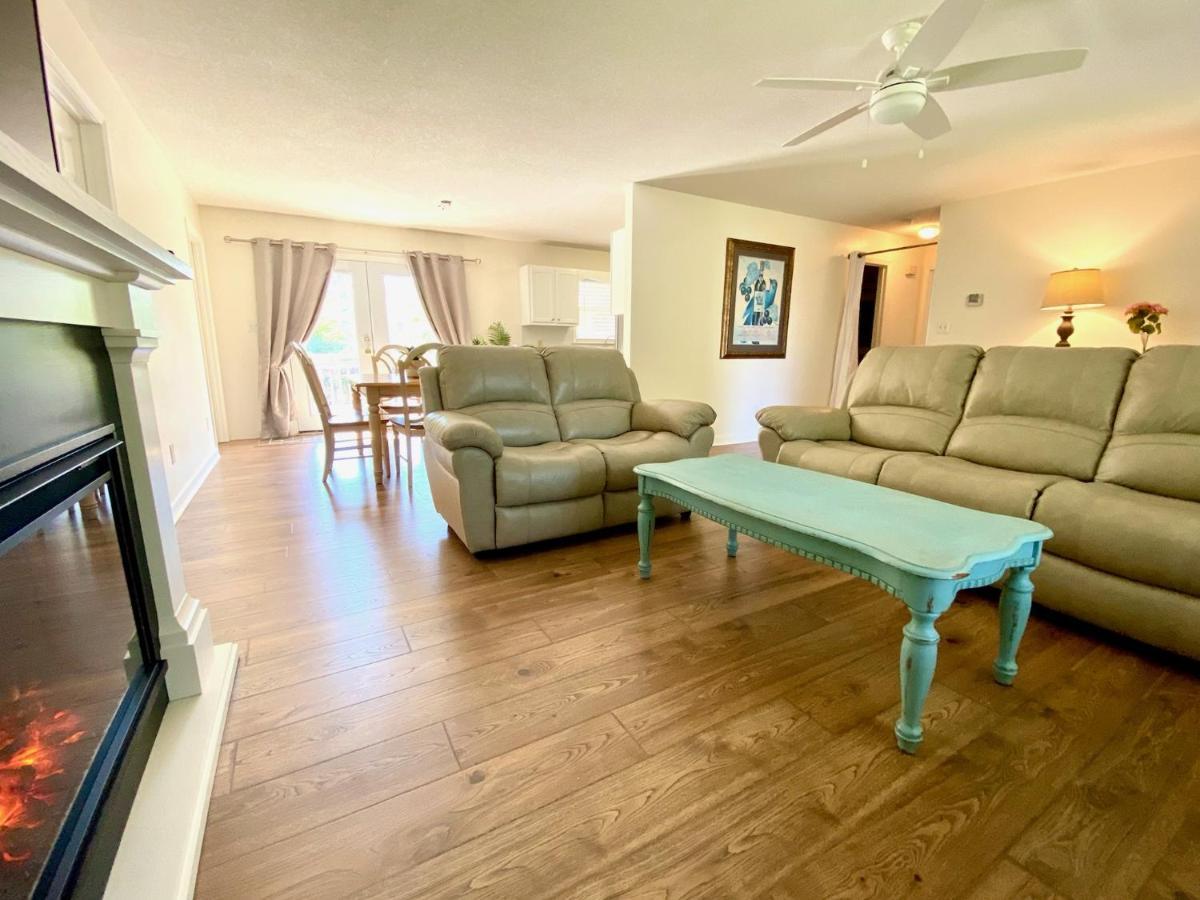 Cozy Three Bedroom House With Fireplace Wilmington Exterior photo